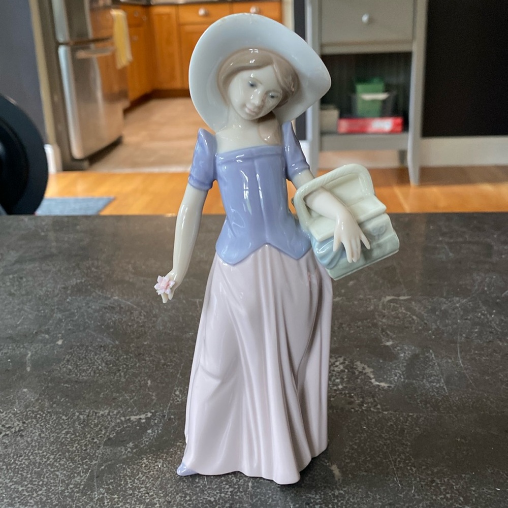 Lladro #06489 Tailor Made